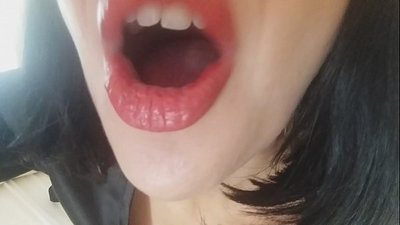 Mīļā, tava pamāte šodien neļaus tev iet uz skolu... Tu man esi pārāk vajadzīgs...